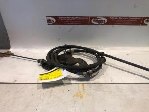 Begagnade Parkeringsbromsmekanism Mercedes Vito (638.1/2) 2.2 CDI 110 16V Pris € 71,39 Inklusive moms erbjuds av Tijdeman Mercedes Onderdelen