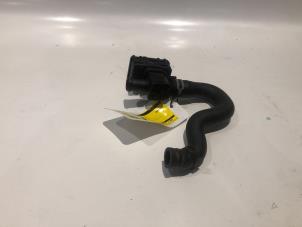 Begagnade Elektrisk värmeventil Mercedes B (W245) 2.0 B-200 16V Turbo Pris € 35,00 Marginaltabell erbjuds av Tijdeman Mercedes Onderdelen