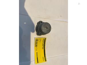 Begagnade Kontaktblock, tändningslås Mercedes C (W202) 1.8 C-180 16V Pris € 35,00 Marginaltabell erbjuds av Tijdeman Mercedes Onderdelen