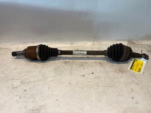 Gebruikte Aandrijfas links-voor Mercedes Citan (415.6) 1.5 109 CDI Prijs op aanvraag aangeboden door Tijdeman Mercedes Onderdelen