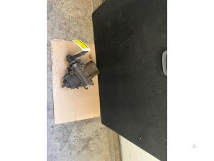 Gebruikte Stuurhuis Bekrachtigd Mercedes S (W108/109) 280 S Prijs € 285,00 Margeregeling aangeboden door Tijdeman Mercedes Onderdelen