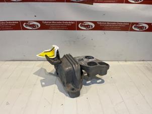 Begagnade Motorfäste Mercedes A (W176) 1.6 A-180 16V Pris € 40,00 Marginaltabell erbjuds av Tijdeman Mercedes Onderdelen