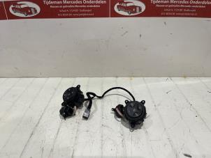 Gebruikte Radiobediening Stuur Mercedes S (W221) 3.0 S-280 24V Prijs € 49,00 Margeregeling aangeboden door Tijdeman Mercedes Onderdelen