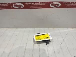 Gebruikte Cabriodak Bediening Mercedes SLK (R170) 2.0 200 K 16V Prijs € 30,00 Margeregeling aangeboden door Tijdeman Mercedes Onderdelen