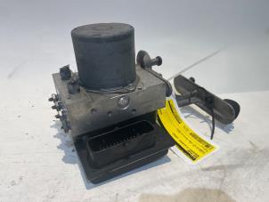 Begagnade ABS-pump Mercedes E (C207) E-350 CGI V6 24V Pris € 125,00 Marginaltabell erbjuds av Tijdeman Mercedes Onderdelen