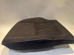 Gebruikte Stoel Zitting links Mercedes C Estate (S204) 1.8 C-180 CGI 16V Prijs € 90,00 Margeregeling aangeboden door Tijdeman Mercedes Onderdelen