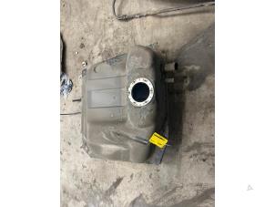 Gebruikte Tank Mercedes B (W245) 1.7 B-170 16V Prijs op aanvraag aangeboden door Tijdeman Mercedes Onderdelen