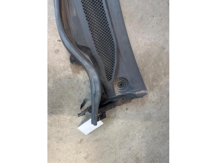 Paravent van een Mercedes-Benz A (W176) 1.6 A-180 16V 2016