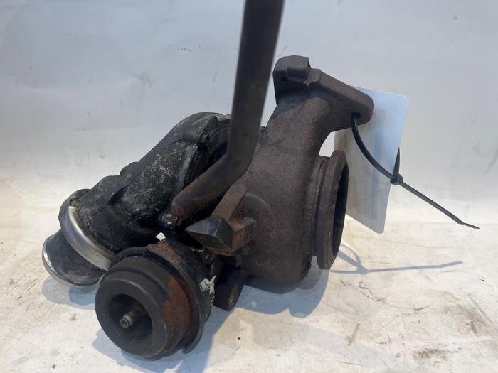 Turbo från en Mercedes-Benz Sprinter 3t (903) 311 CDI 16V 2003