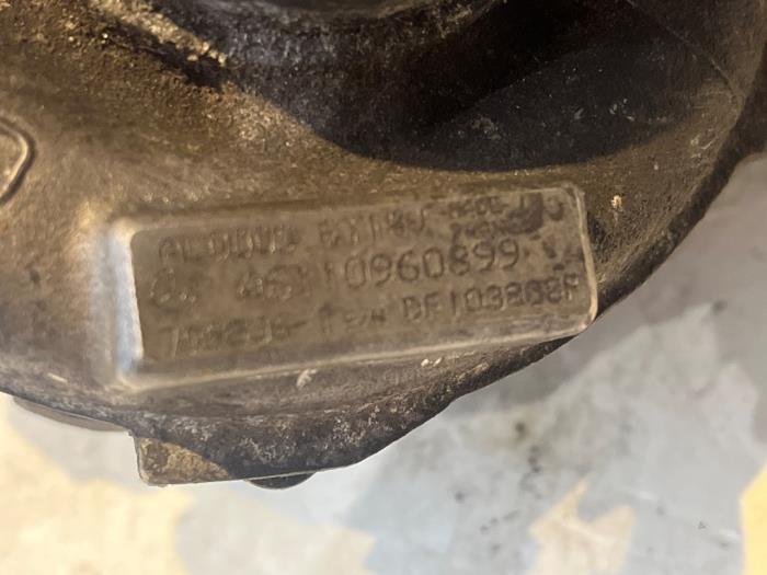 Turbo från en Mercedes-Benz Sprinter 3t (903) 311 CDI 16V 2003