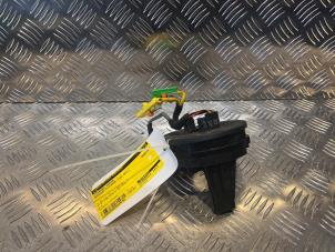 Begagnade Styrvinkelsensor Mercedes B (W245) 1.5 B-160 16V Pris € 125,00 Marginaltabell erbjuds av Tijdeman Mercedes Onderdelen