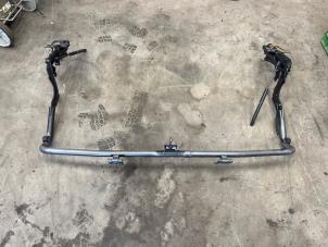 Gebruikte Scharnier Achterklep Mercedes SLK (R170) 2.3 230 K 16V Prijs € 155,00 Margeregeling aangeboden door Tijdeman Mercedes Onderdelen