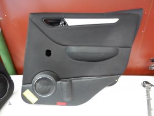 Begagnade List, bakdörr, 4-dörrars, höger Mercedes B (W245) 1.5 B-150 16V Pris € 35,00 Marginaltabell erbjuds av Tijdeman Mercedes Onderdelen