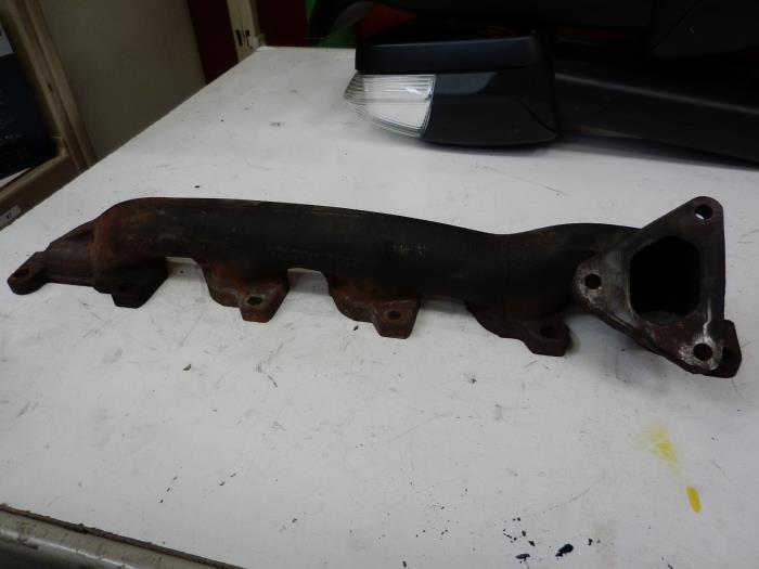 Avgasgrenrör från en Mercedes-Benz ML I (163) 2.7 270 CDI 20V 2002