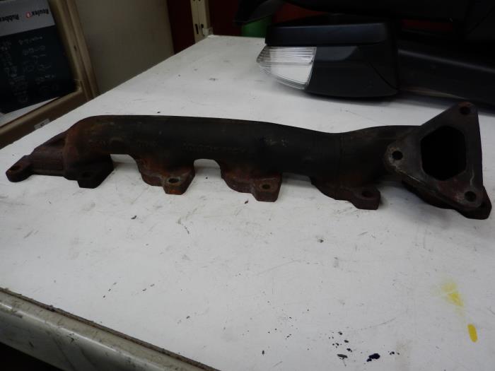 Avgasgrenrör från en Mercedes-Benz Sprinter 2t (901/902) 216 CDI 20V 2004