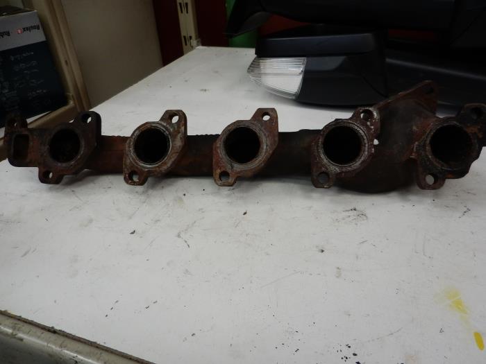 Avgasgrenrör från en Mercedes-Benz Sprinter 2t (901/902) 216 CDI 20V 2004