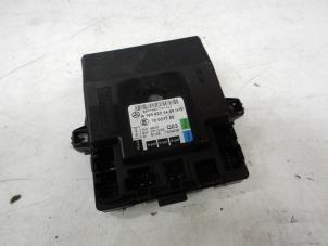 Gebruikte Module Centrale Deurvergrendeling Mercedes A (W169) Prijs € 26,00 Margeregeling aangeboden door Tijdeman Mercedes Onderdelen