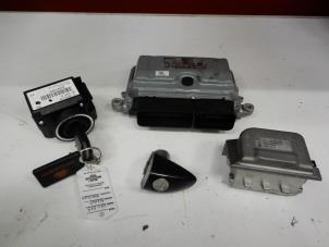 Begagnade Dator, motorstyrning Mercedes B (W245) 2.0 B-180 CDI 16V Pris på förfrågan erbjuds av Tijdeman Mercedes Onderdelen