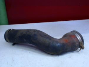 Begagnade Laddluftkylarslang Mercedes Sprinter 4/5t (904/905) 416 CDI 20V Pris € 24,20 Inklusive moms erbjuds av Tijdeman Mercedes Onderdelen