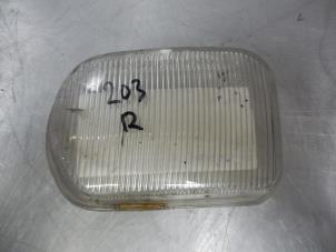 Begagnade Dimljusglas, höger fram Mercedes C (W203) Pris € 20,00 Marginaltabell erbjuds av Tijdeman Mercedes Onderdelen