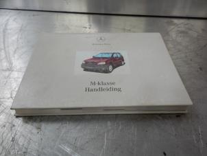 Gebruikte Instructie Boekje Mercedes ML I (163) 400 4.0 CDI V8 32V Prijs € 45,00 Margeregeling aangeboden door Tijdeman Mercedes Onderdelen