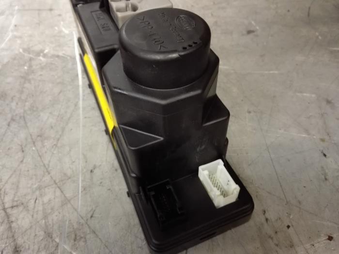 Centralelmodul från en Mercedes-Benz CLK (C208) 2.0 200 16V 1998