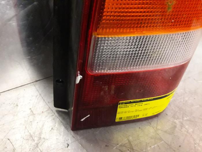 Baklykta, höger från en Mercedes-Benz Vito (638.1/2) 2.3 108D 1997