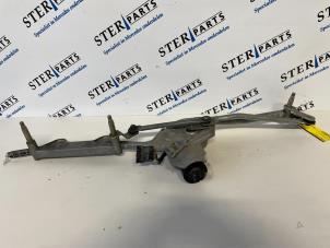 Begagnade Torkarmotor + mekanism Mercedes SL (R230) 5.0 SL-500 V8 24V Pris € 99,50 Marginaltabell erbjuds av Sterparts Mercedes specialist