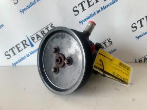 Gebruikte Stuurpomp Mercedes E (W210) 2.7 E-270 CDI 20V Prijs € 50,00 Margeregeling aangeboden door Sterparts Mercedes specialist
