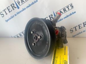 Gebruikte Stuurpomp Mercedes E (W210) 2.7 E-270 CDI 20V Prijs € 50,00 Margeregeling aangeboden door Sterparts Mercedes specialist