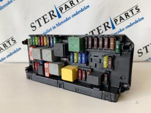 Usados Komfortmodul Mercedes E (W212) E-350 CDI V6 24V BlueEfficiency Precio € 145,00 Norma de margen ofrecido por Sterparts Mercedes specialist