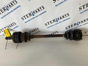 Begagnade Drivaxel, vänster bak Mercedes C (W202) 1.8 C-180 16V Pris € 44,95 Marginaltabell erbjuds av Sterparts Mercedes specialist