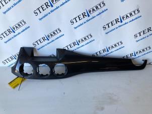 Begagnade Dekorstripe, instrumentbräda Mercedes B (W246) 1.6 B-200 BlueEFFICIENCY Turbo 16V Pris € 75,00 Marginaltabell erbjuds av Sterparts Mercedes specialist