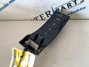 Gebruikte ESP Schakelaar Mercedes S (W221) 3.0 S-320 CDI 24V 4-Matic Prijs € 39,95 Margeregeling aangeboden door Sterparts Mercedes specialist