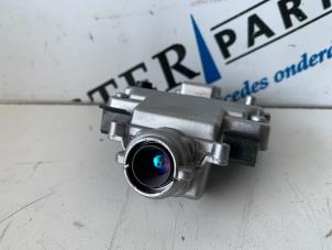 Gebruikte Camera voorzijde Mercedes S (W221) 4.7 S-500 CGI, S-500 CGI L 32V 4-Matic Prijs € 175,00 Margeregeling aangeboden door Sterparts Mercedes specialist