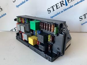 Usados Komfortmodul Mercedes E (W212) E-250 CDI 16V BlueEfficiency Precio € 145,00 Norma de margen ofrecido por Sterparts Mercedes specialist