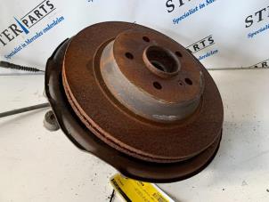 Gebruikte Asschenkel links-achter Mercedes SL (R230) 5.0 SL-500 V8 24V Prijs € 125,00 Margeregeling aangeboden door Sterparts Mercedes specialist