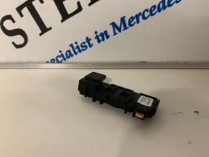 Gebruikte Sensor Temperatuur binnen Mercedes C Estate (S204) 2.2 C-220 CDI 16V BlueEfficiency Prijs € 12,50 Margeregeling aangeboden door Sterparts Mercedes specialist