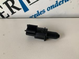 Gebruikte Sensor Temperatuur binnen Mercedes S (W221) 3.0 S-320 CDI 24V 4-Matic Prijs € 14,95 Margeregeling aangeboden door Sterparts Mercedes specialist