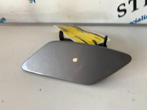 Begagnade Skydd, strålkastarspolare, vänster Mercedes B (W245) 2.0 B-200 16V Turbo Pris € 12,50 Marginaltabell erbjuds av Sterparts Mercedes specialist