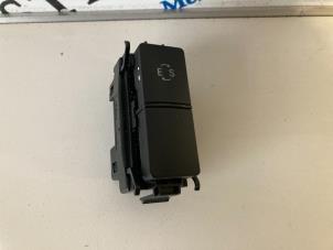Gebruikte Schakelaar Mercedes E (W212) E-220 CDI 16V BlueEfficiency Prijs € 14,95 Margeregeling aangeboden door Sterparts Mercedes specialist