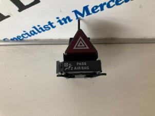 Begagnade Nödbelysningsbrytare Mercedes A (W169) 1.5 A-150 Pris € 9,50 Marginaltabell erbjuds av Sterparts Mercedes specialist