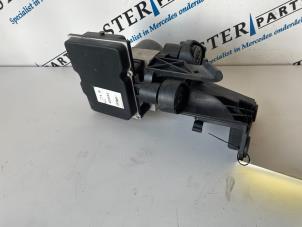 Begagnade ABS-pump Mercedes E Estate (S212) E-200 CDI 16V BlueEfficiency,BlueTEC Pris € 74,50 Marginaltabell erbjuds av Sterparts Mercedes specialist