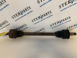 Gebruikte Steekas links-achter Mercedes C Combi (S203) 1.8 C-180K 16V Prijs € 60,00 Margeregeling aangeboden door Sterparts Mercedes specialist