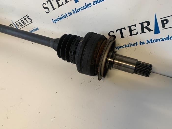 Drivaxel, höger bak från en Mercedes-Benz C Estate (S204) 2.2 C-220 CDI 16V BlueEfficiency 2013