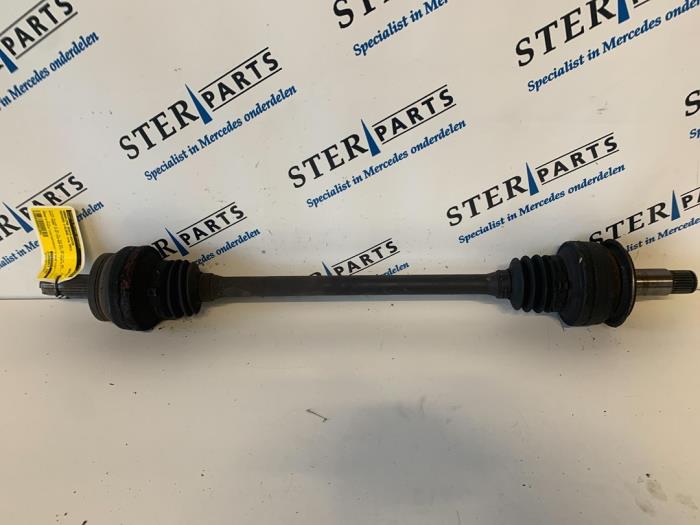 Drivaxel, höger bak från en Mercedes-Benz C Estate (S204) 2.2 C-220 CDI 16V BlueEfficiency 2013