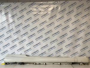 Gebruikte Zijskirt rechts Mercedes E (C207) E-350 CDI V6 24V Prijs € 149,50 Margeregeling aangeboden door Sterparts Mercedes specialist