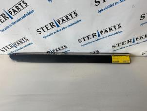 Begagnade Dörrstripe Mercedes E Combi (S211) 3.0 E-280 CDI V6 24V Pris € 19,95 Marginaltabell erbjuds av Sterparts Mercedes specialist