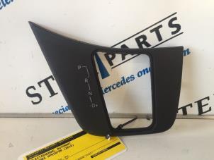 Używane Dzwignia wyboru automatycznej skrzyni biegów Mercedes Sprinter 3,5t (906.73) 310 CDI 16V Cena € 24,20 Z VAT oferowane przez Sterparts Mercedes specialist