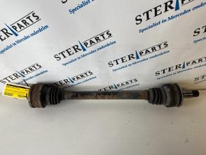 Gebruikte Steekas links-achter Mercedes C Combi (S203) 2.5 C-230 V6 24V Prijs € 75,00 Margeregeling aangeboden door Sterparts Mercedes specialist